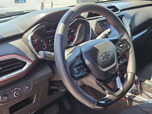 Used 2023 Chevrolet TrailBlazer RS w/ Convenience Package FWD image 11