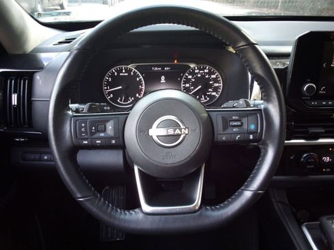 Used 2022 Nissan Pathfinder SV image 16