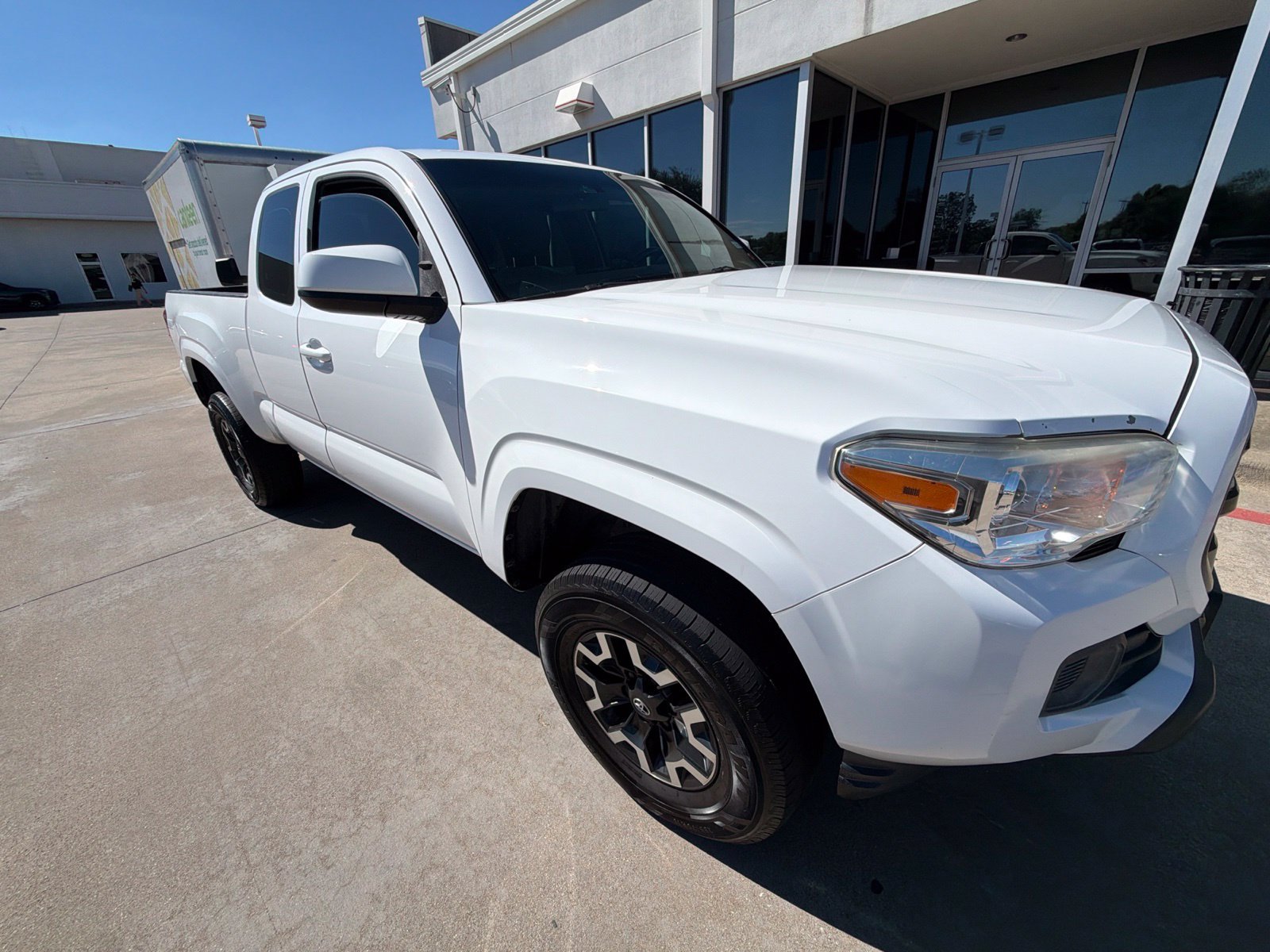 Used 2017 Toyota Tacoma SR w/ SR Convenience Package RWD image 3