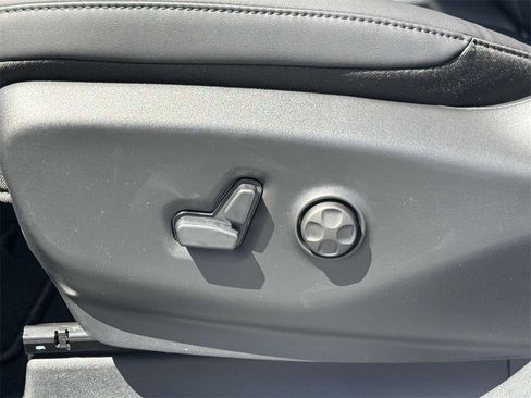 New 2026 Chrysler Pacifica Select image 28