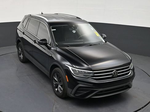 Used 2023 Volkswagen Tiguan SE FWD image 17