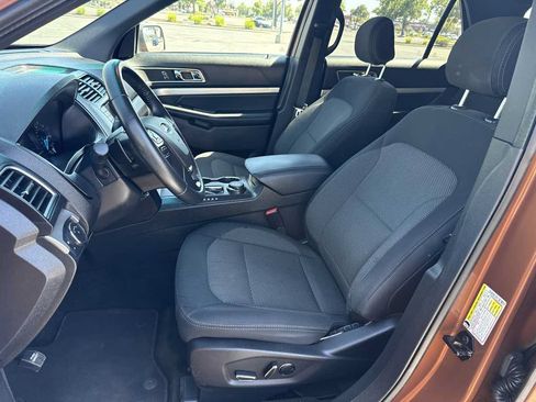 Used 2017 Ford Explorer XLT AWD/4WD image 12