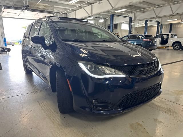 Used 2019 Chrysler Pacifica Limited w/ Advanced Safetytec Group FWD image 32