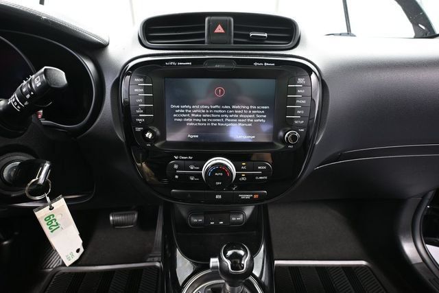 Used 2014 Kia Soul ! w/ Sun & Sound Package FWD image 24