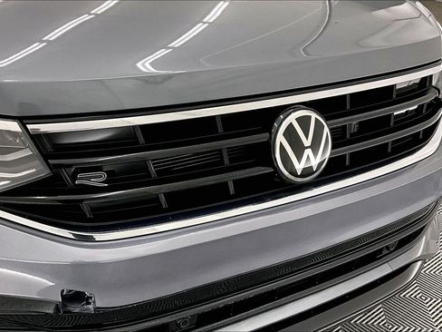Used 2022 Volkswagen Tiguan SE R-Line FWD image 31