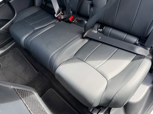 Used 2023 Mercedes-Benz EQB 300 4MATIC image 44