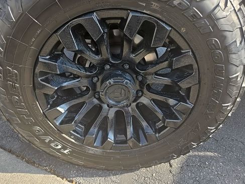 Used 2024 GMC Sierra 2500 AT4 w/ AT4 Preferred Package image 40