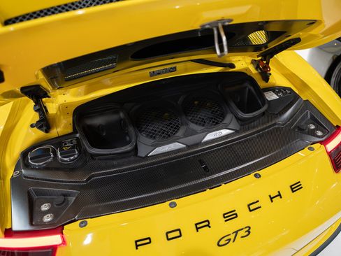 Used 2018 Porsche 911 GT3 RWD image 45
