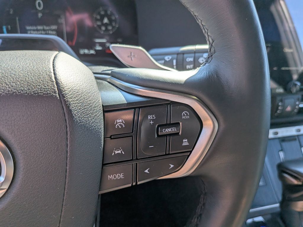 Used 2024 Lexus GX 550 w/ Accessory Package (31) AWD/4WD image 14