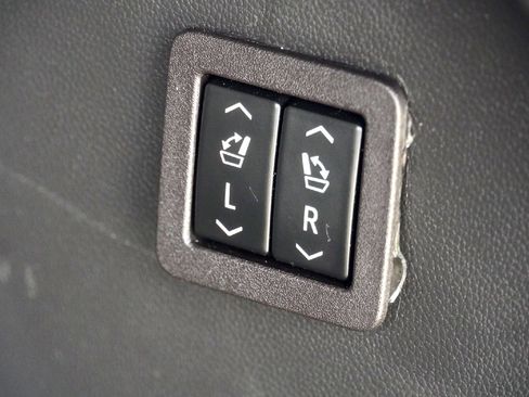 Used 2021 Buick Enclave Avenir w/ Avenir Technology Package image 34