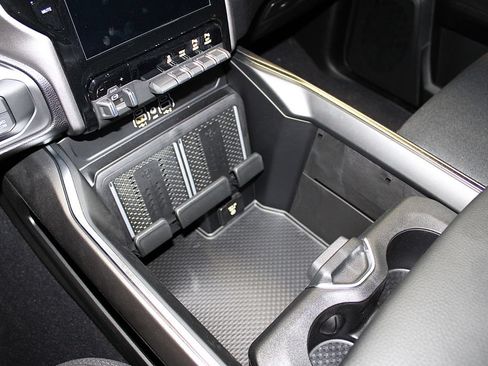 New 2026 RAM 2500 Big Horn AWD/4WD image 23