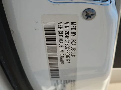 Used 2023 Chrysler Pacifica Touring-L FWD image 30