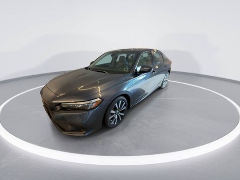 Used 2023 Honda Civic EX image 3