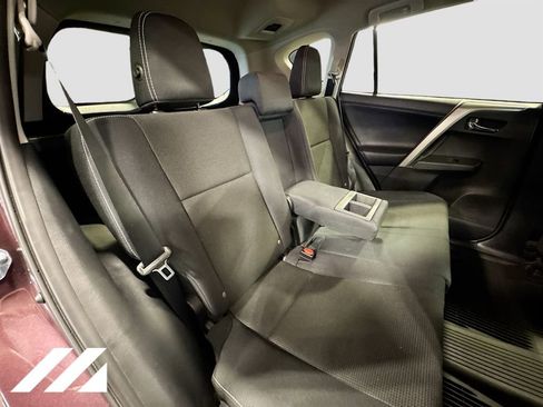 Used 2017 Toyota RAV4 XLE AWD/4WD image 27