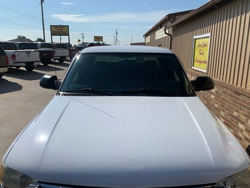 Used 2005 GMC Sierra 2500 SLE image 8