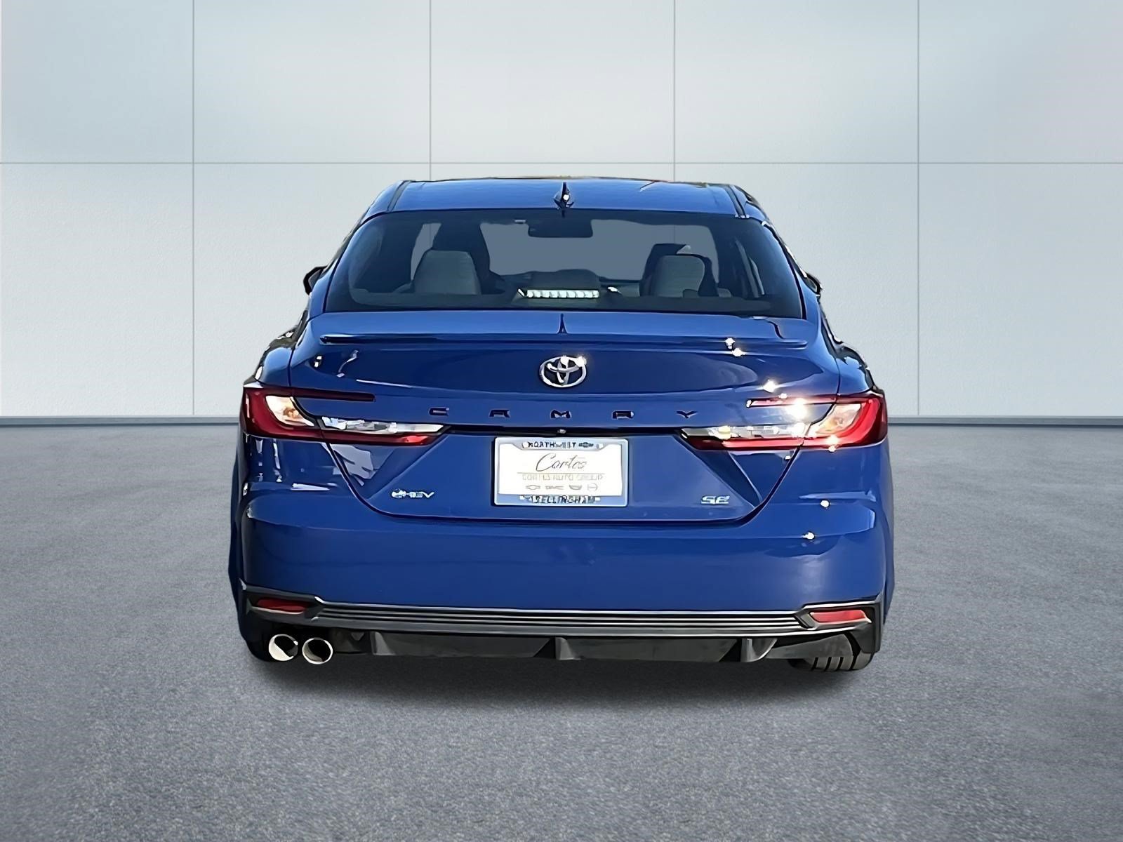 Used 2025 Toyota Camry SE FWD image 5
