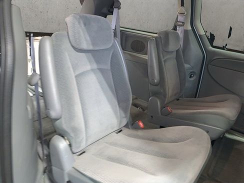 Used 2005 Chrysler Town & Country Touring image 22