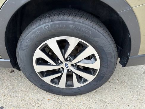 Used 2021 Subaru Outback Premium AWD/4WD image 28