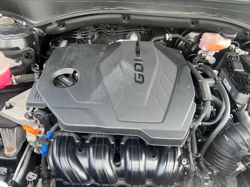 Used 2023 Kia Telluride EX w/ EX Captain's Chair Package FWD image 21