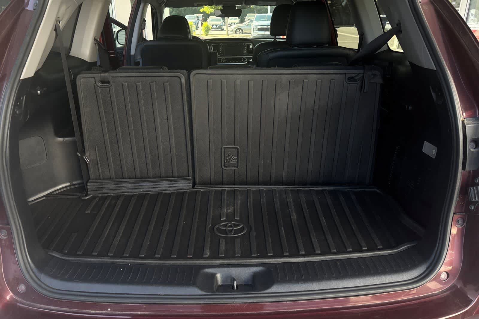 Used 2018 Toyota Highlander Limited AWD/4WD image 18