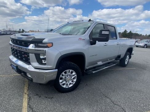Used 2022 Chevrolet Silverado 3500 LT w/ Convenience Package AWD/4WD image 4