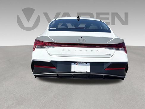 New 2026 Hyundai Elantra Limited FWD image 17