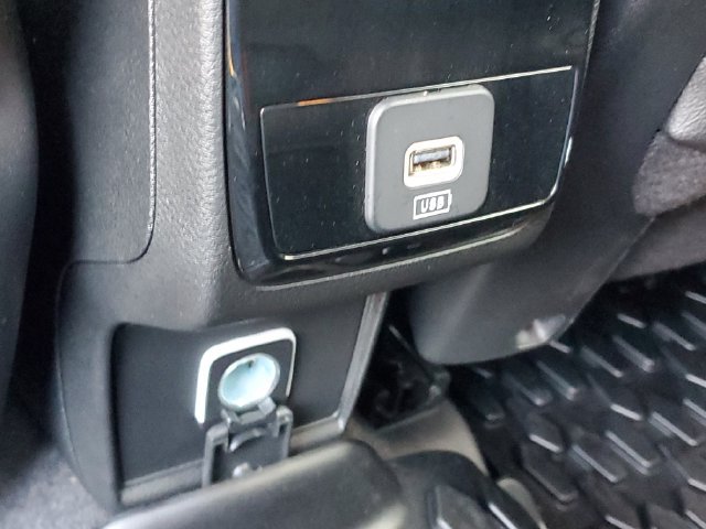 Used 2024 Jeep Compass Limited AWD/4WD image 11