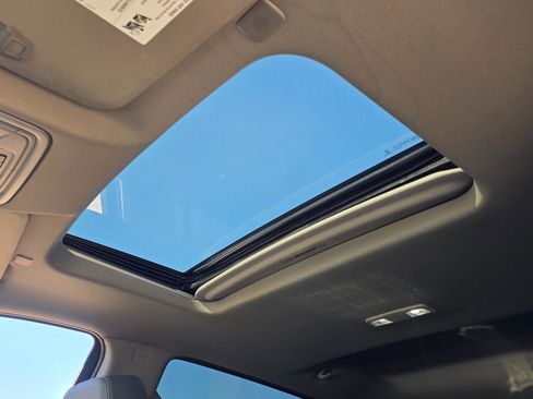 Used 2022 Chevrolet Silverado 1500 LTZ w/ LTZ Premium Package image 3