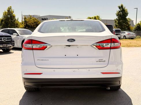 Used 2019 Ford Fusion SE FWD image 8