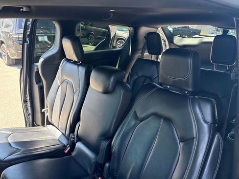 Used 2023 Chrysler Pacifica Touring-L w/ S Appearance Package AWD/4WD image 19