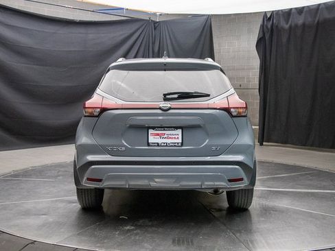 Used 2023 Nissan Kicks SV image 11