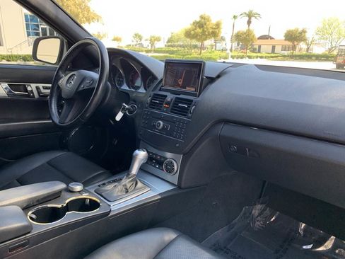 Used 2009 Mercedes-Benz C 300 Sport image 25