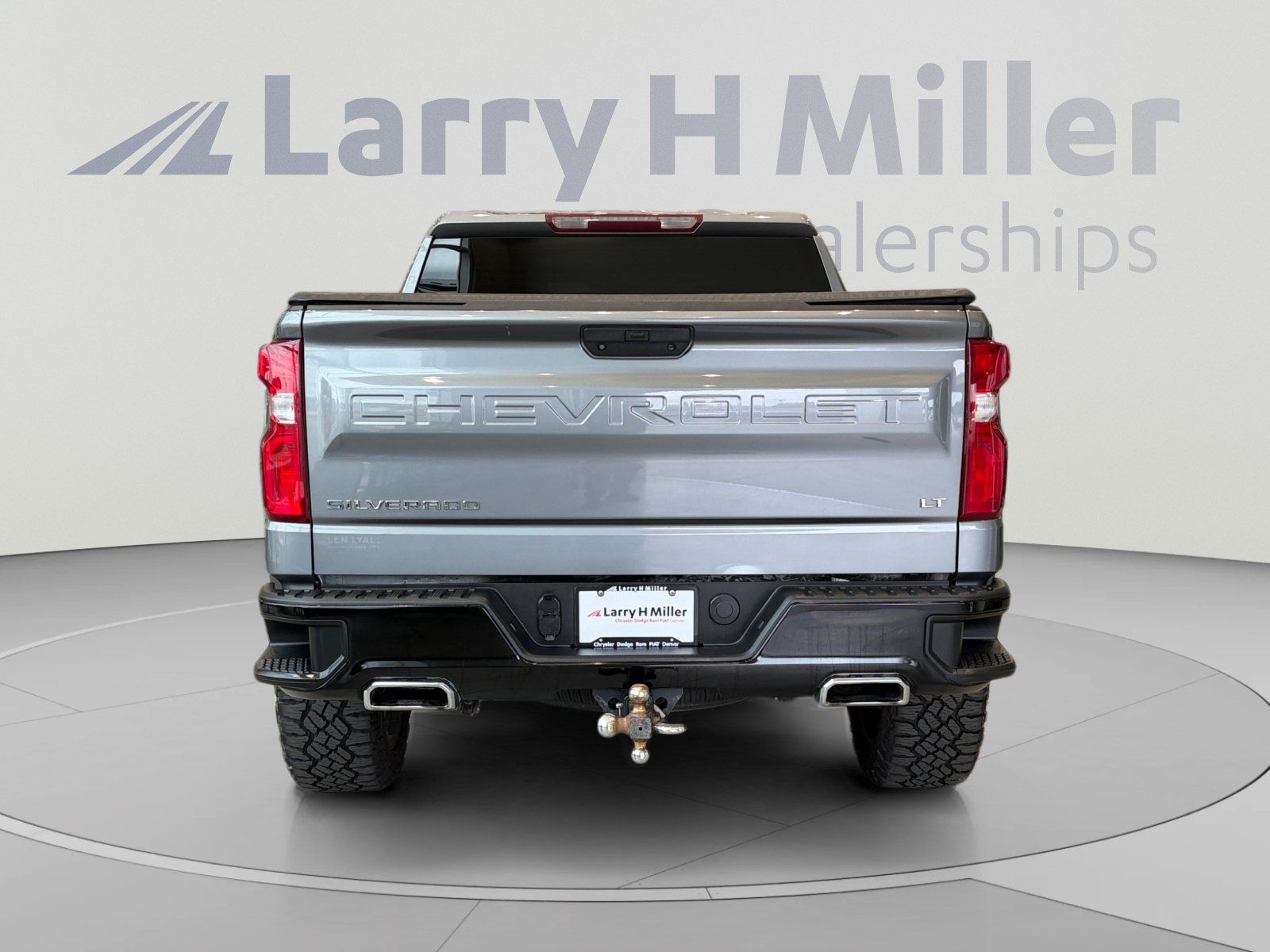 Used 2021 Chevrolet Silverado 1500 LT Trail Boss w/ Bed Protection Package AWD/4WD image 4