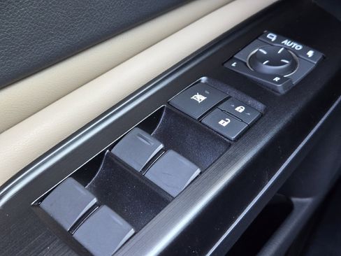 Used 2020 Lexus ES 300h w/ Premium Package image 34