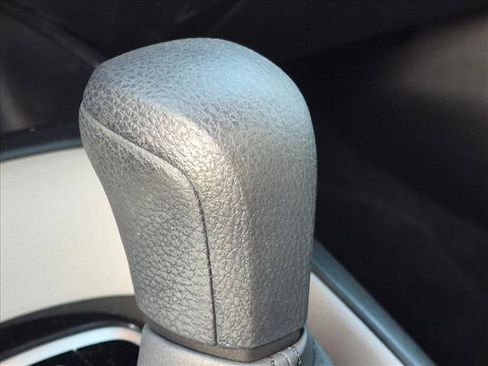 Used 2020 Toyota Corolla LE FWD image 17