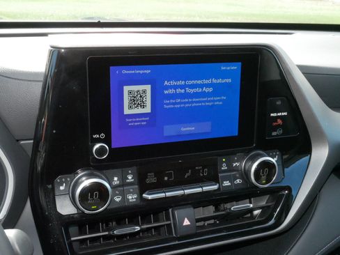 Certified 2026 Toyota Highlander XLE AWD/4WD image 22