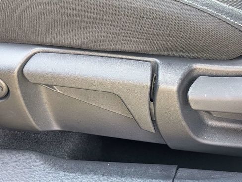 Used 2024 Mitsubishi Outlander ES FWD image 19