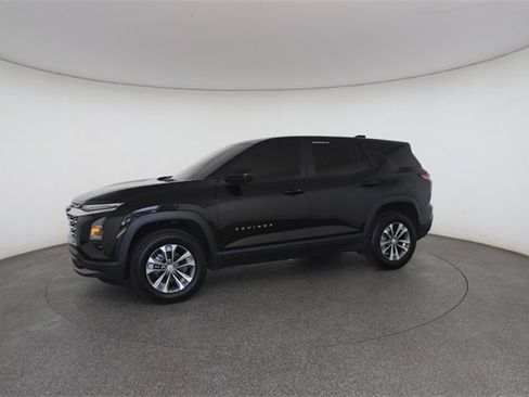 Used 2025 Chevrolet Equinox LT w/ Safety and Technology Package image 5