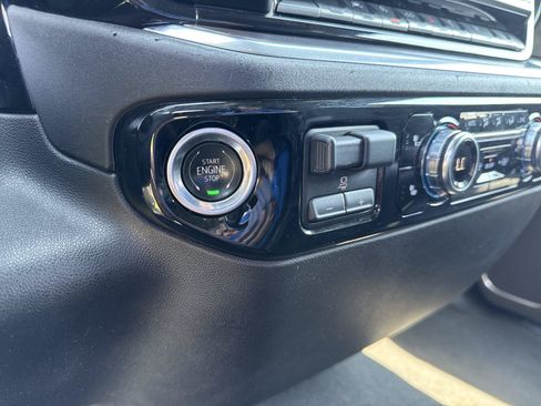 Used 2025 GMC Sierra 1500 SLT RWD image 20