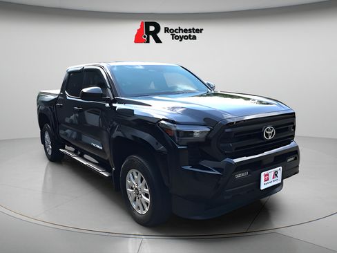 Certified 2025 Toyota Tacoma SR5 AWD/4WD image 1