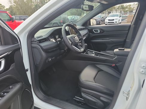 New 2026 Jeep Compass Latitude image 12