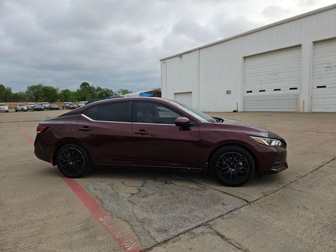 Used 2021 Nissan Sentra SV w/ SV Premium Package image 4