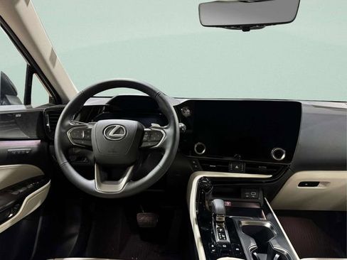 Used 2026 Lexus NX 350 AWD w/ Luxury Package image 12