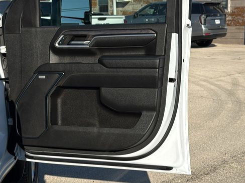 Used 2024 Chevrolet Silverado 2500 LTZ w/ LTZ Plus Package image 26