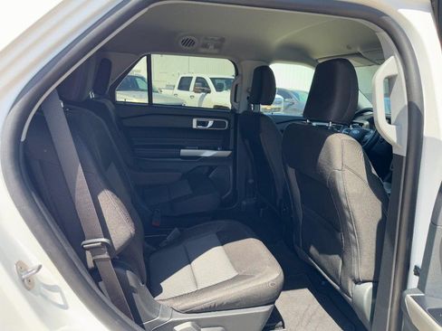 Used 2023 Ford Explorer XLT image 10