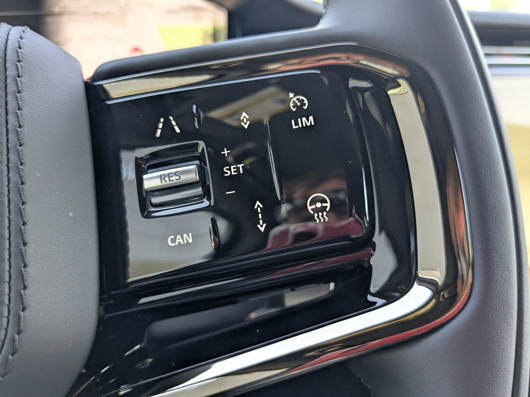New 2026 Land Rover Range Rover Sport Dynamic SE AWD/4WD image 18