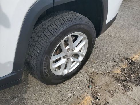 Used 2021 Jeep Grand Cherokee L Laredo w/ Luxury Tech Group I image 7