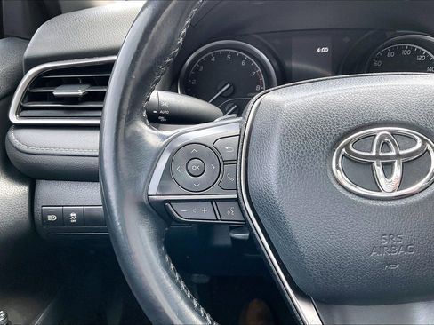 Used 2021 Toyota Camry SE image 18