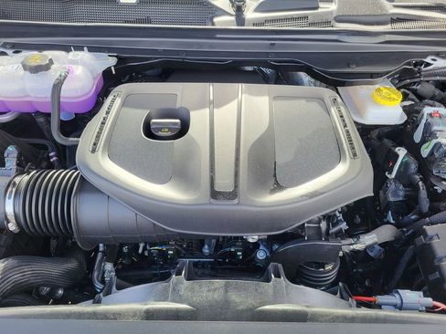 New 2026 RAM 1500 4x4 Quad Cab image 32