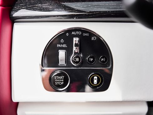 Used 2023 Rolls-Royce Phantom Sedan RWD image 72
